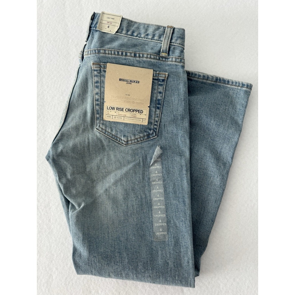 NWT Gap 100% Cotton Low Rise Cropped Jeans In Light Blue/ Size 4